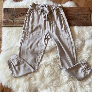 Abercrombie Beige High-Waisted Joggers